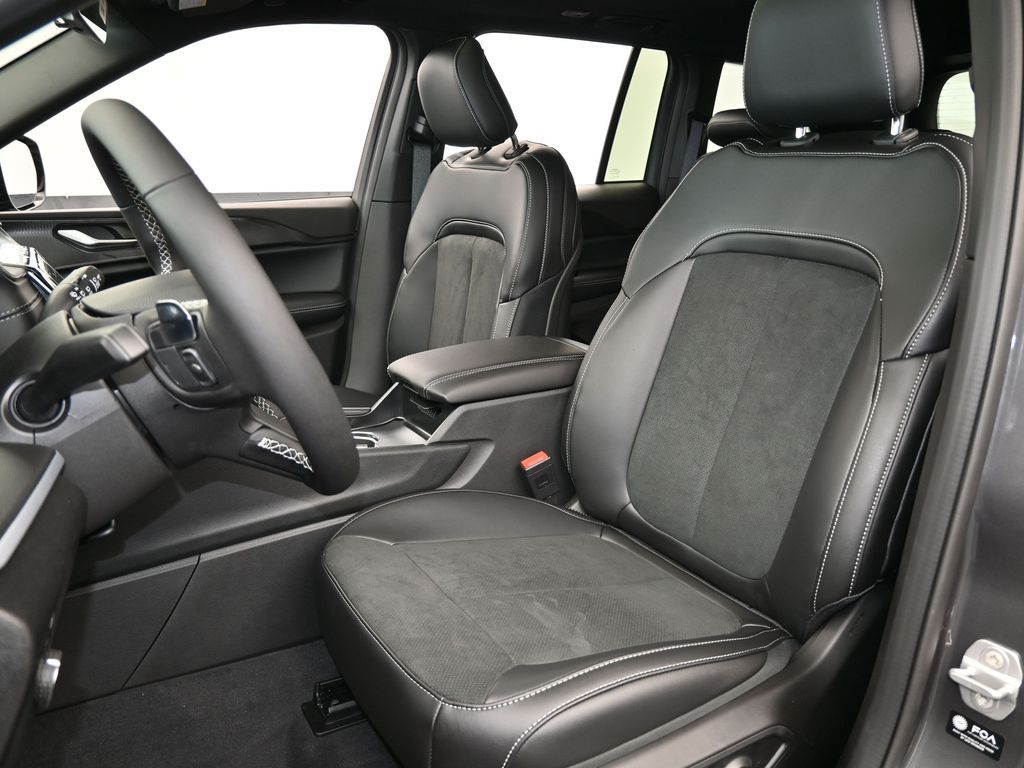 New 2025 Baltic Gray Metallic Clearcoat Jeep Altitude X image 10