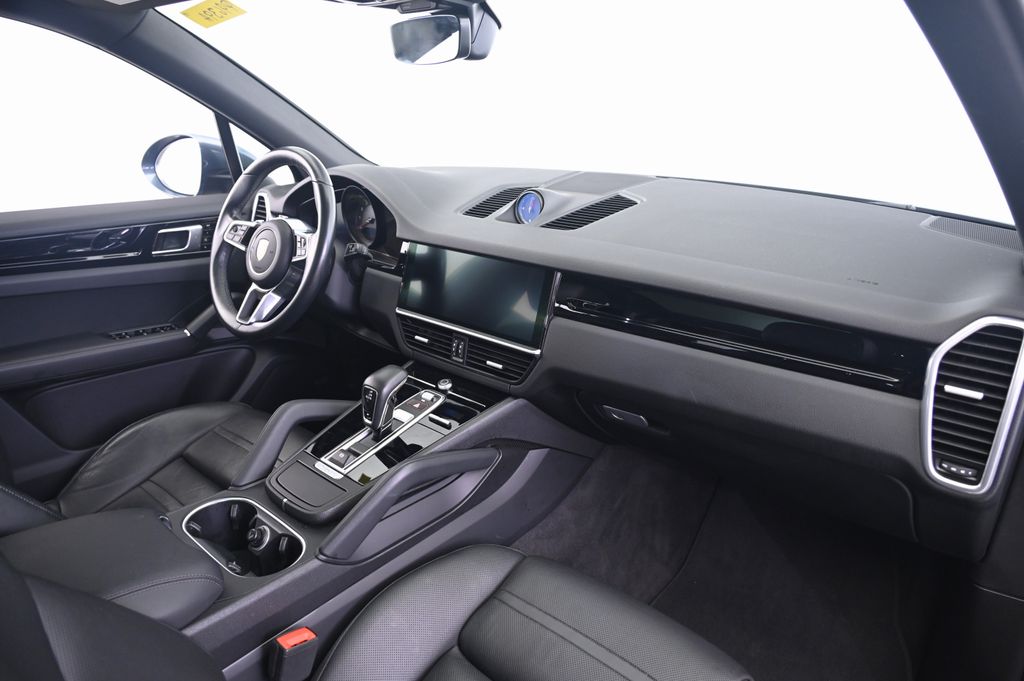 Thumbnail: 2019 Porsche Cayenne - 26