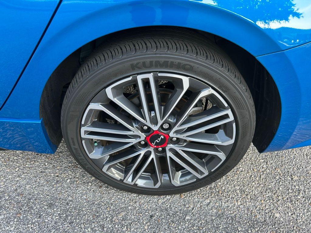 Thumbnail: 2024 Kia Forte - 9
