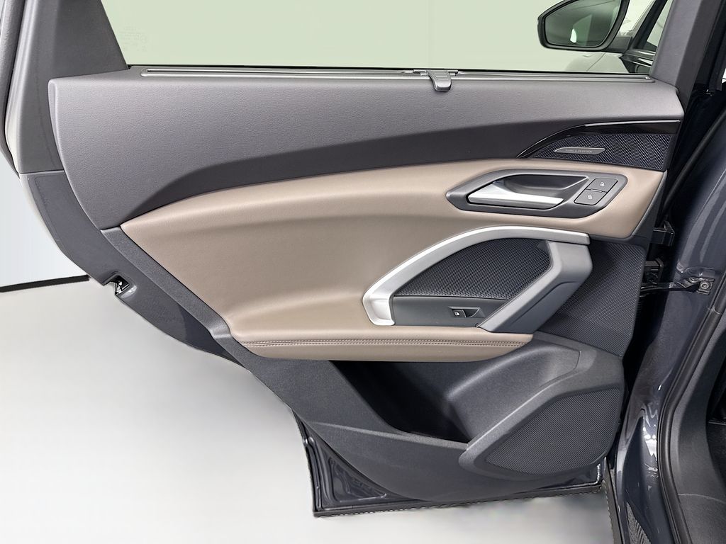 Thumbnail: 2025 Audi Q5 - 25