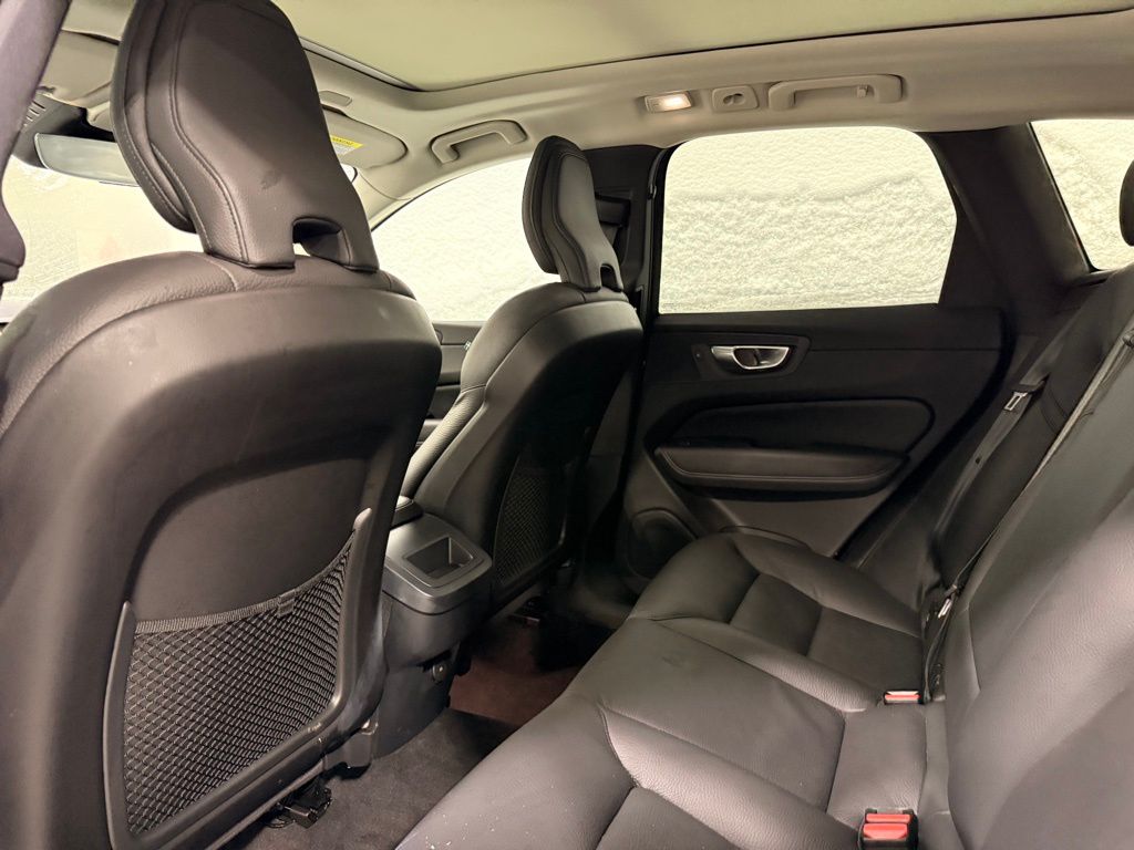 Thumbnail: 2023 Volvo XC60 - 20