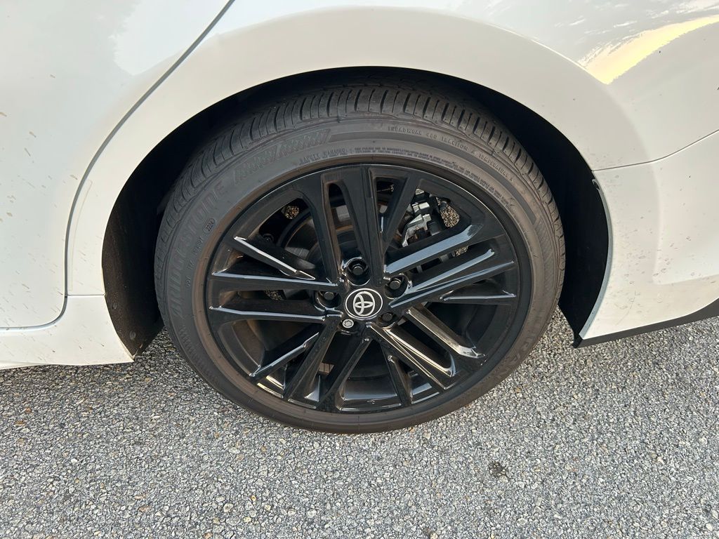 2025 Toyota Camry SE 9