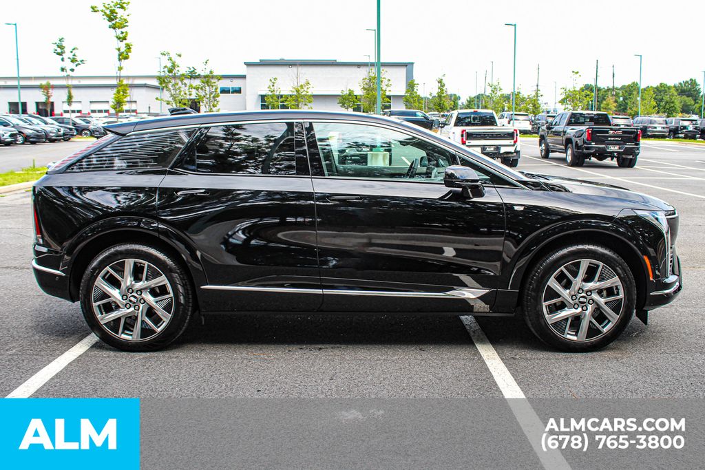 Used 2026 Black Cadillac Premium Luxury image 9