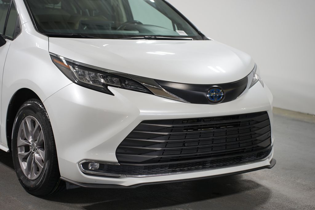 2022 Toyota Sienna XLE 4