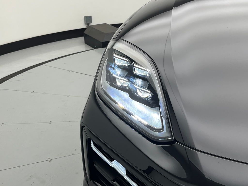 Thumbnail: 2026 Porsche Cayenne - 31