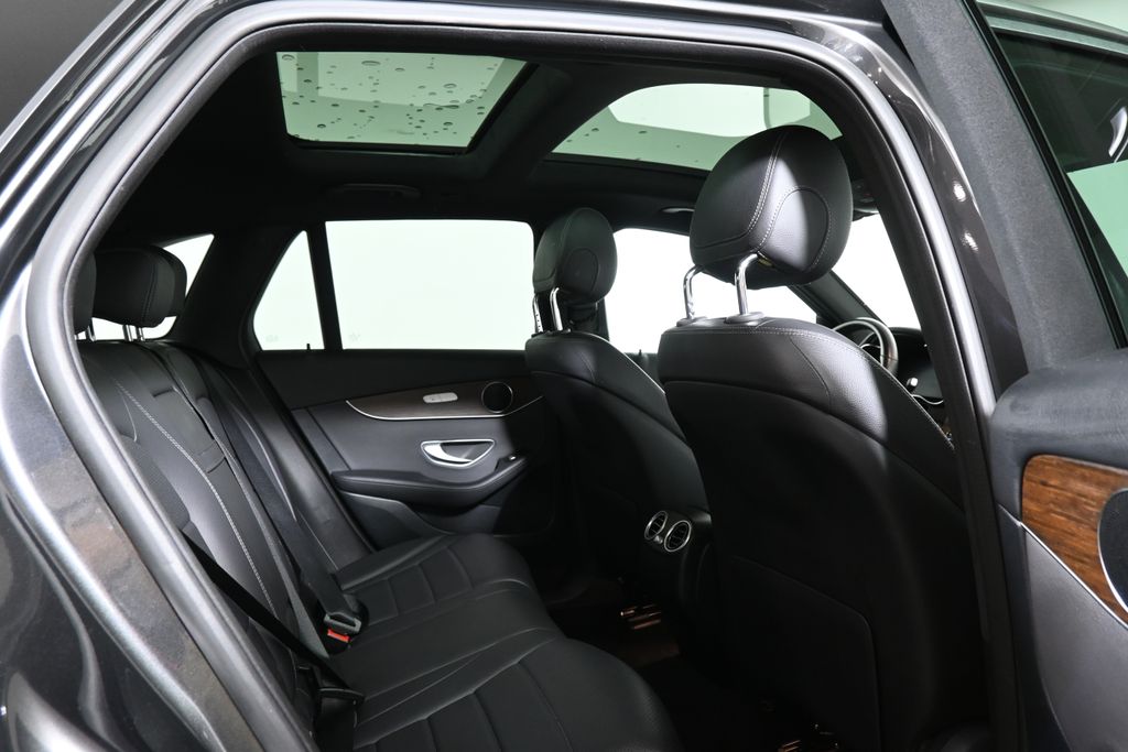 Thumbnail: 2022 Mercedes-Benz GLC - 25