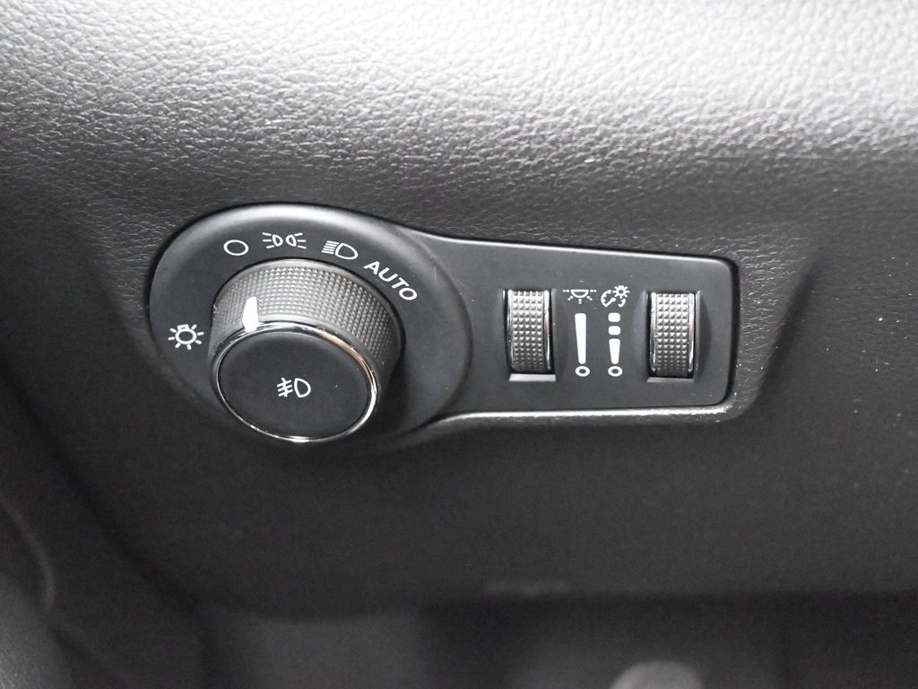 Used 2022 Sting-Gray Clearcoat Jeep Trailhawk image 16