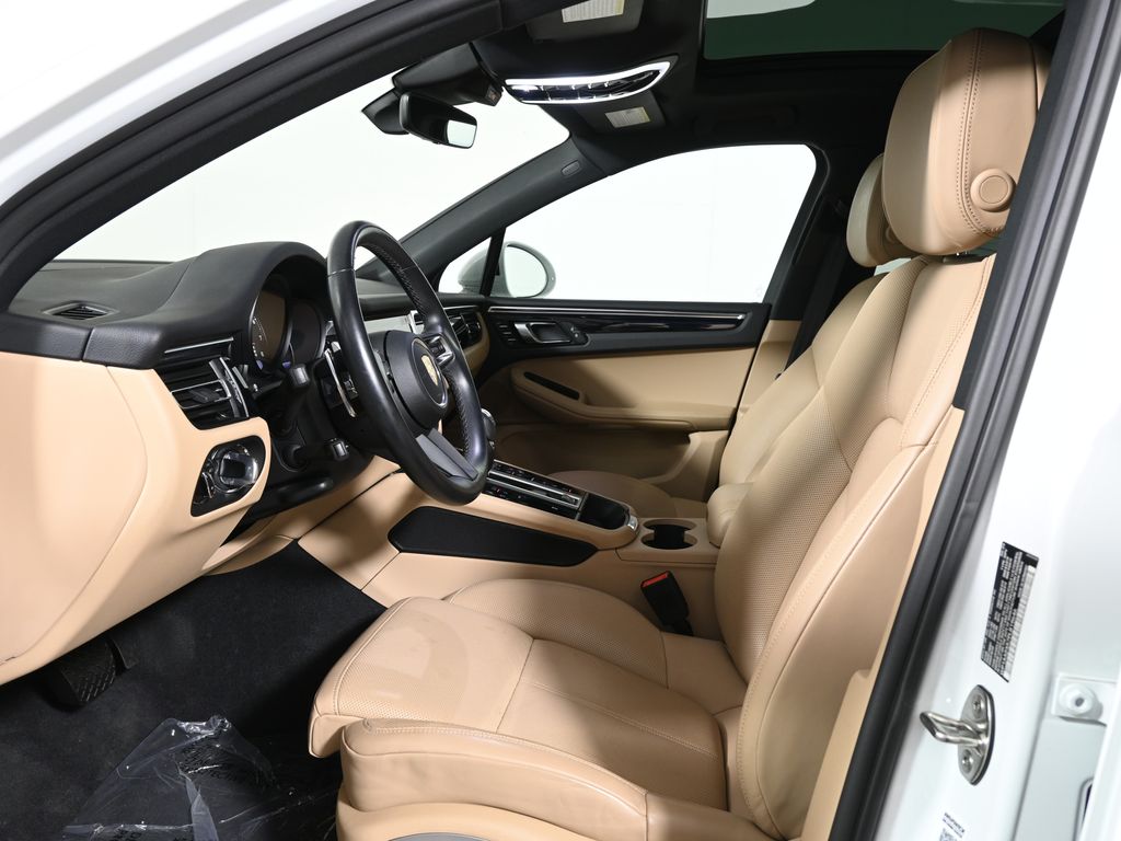 Thumbnail: 2023 Porsche Macan - 5