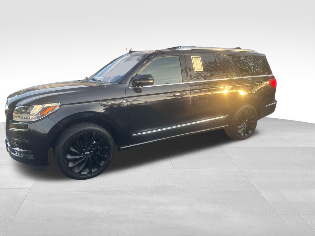 Used 2020 Black Lincoln Reserve image 3