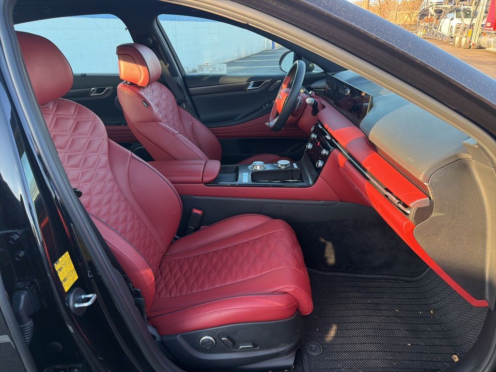 Thumbnail: 2025 Genesis G80 - 26