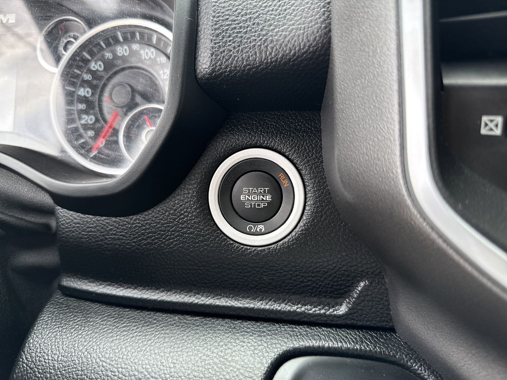 2021 Ram 1500 Big Horn/Lone Star Black at Community Kia