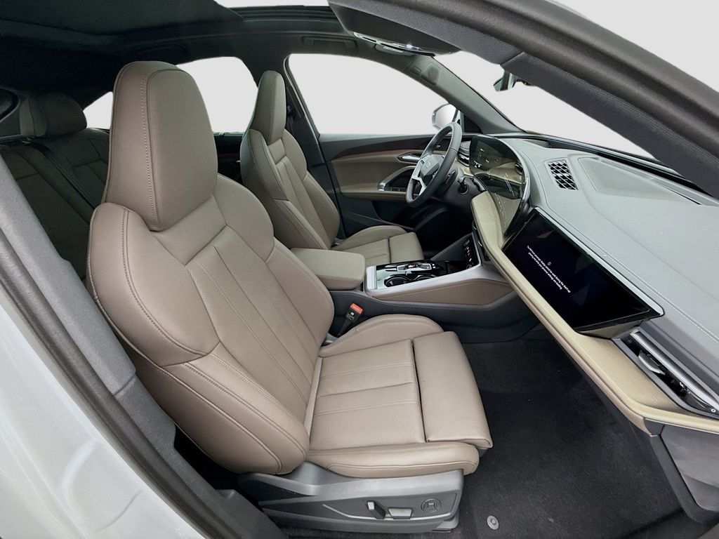 Thumbnail: 2025 Audi Q5 - 20