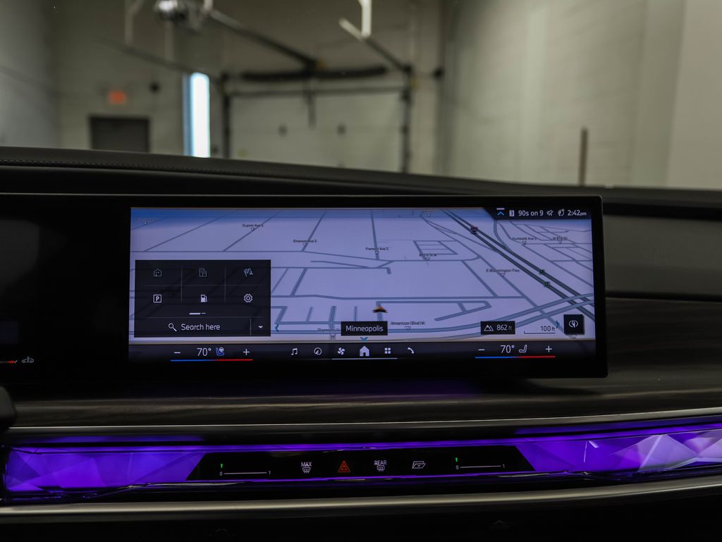 Thumbnail: 2024 BMW 7 Series - 16