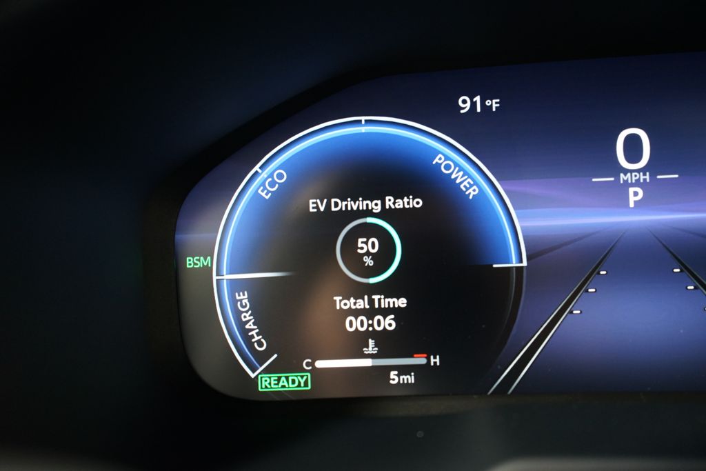 2025 Toyota RAV4 XSE 16