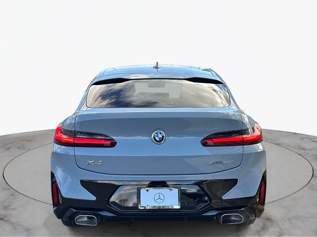 Thumbnail: 2022 BMW X4 - 11