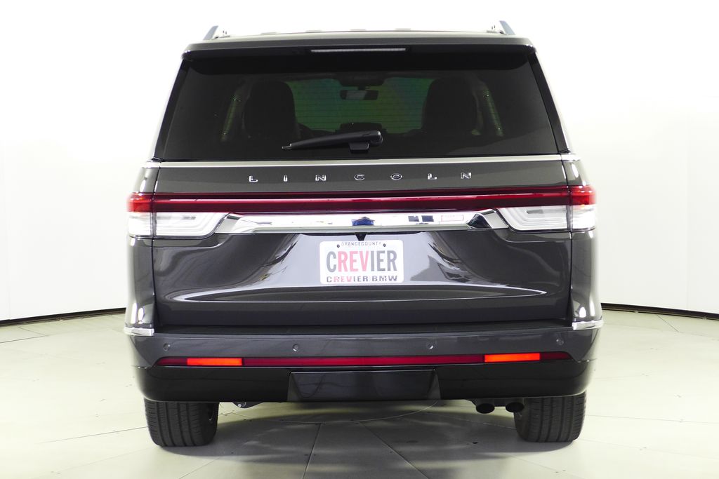Thumbnail: 2023 Lincoln Navigator L - 8