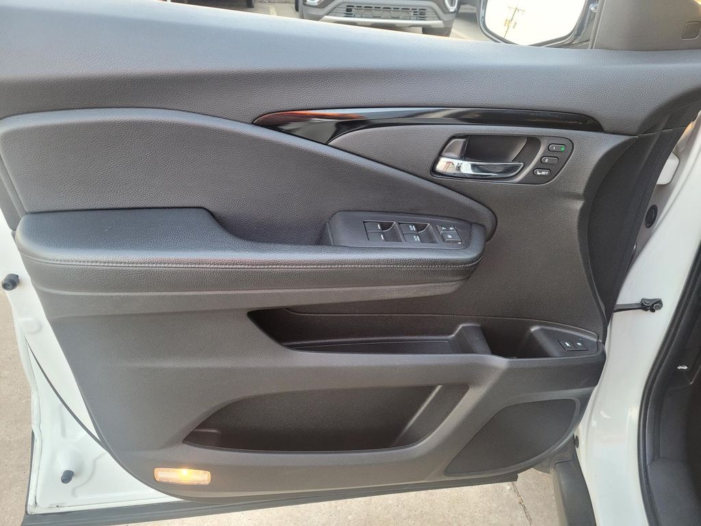 used 2020 Honda Pilot car, priced at $19,600