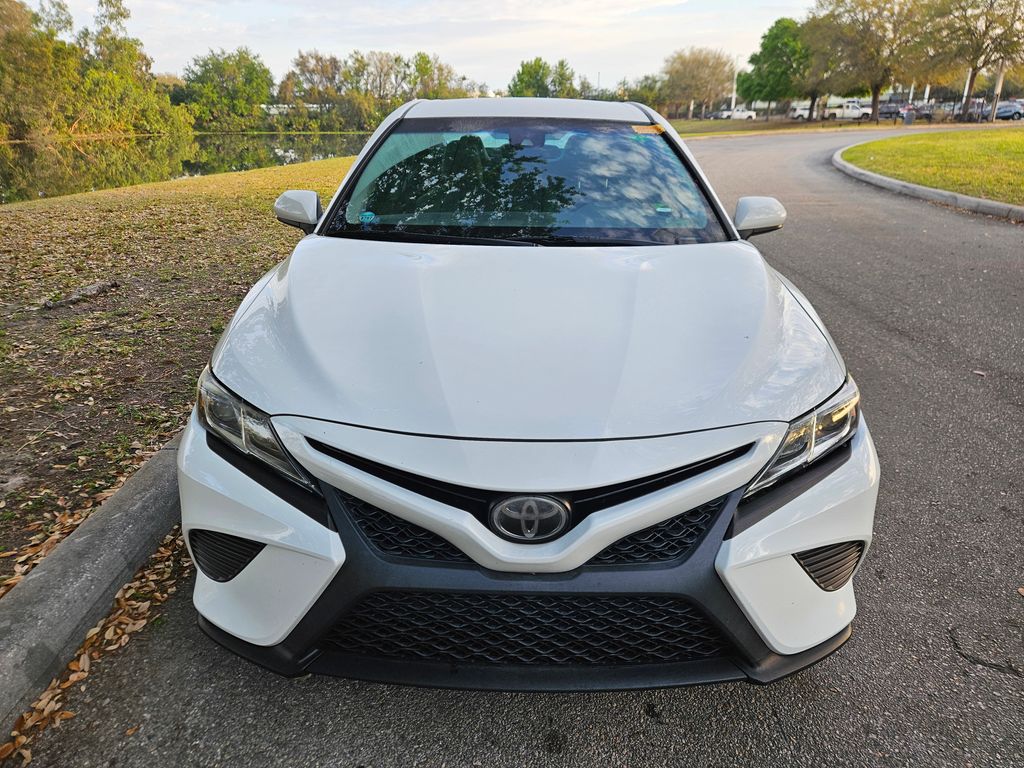 2018 Toyota Camry SE 8