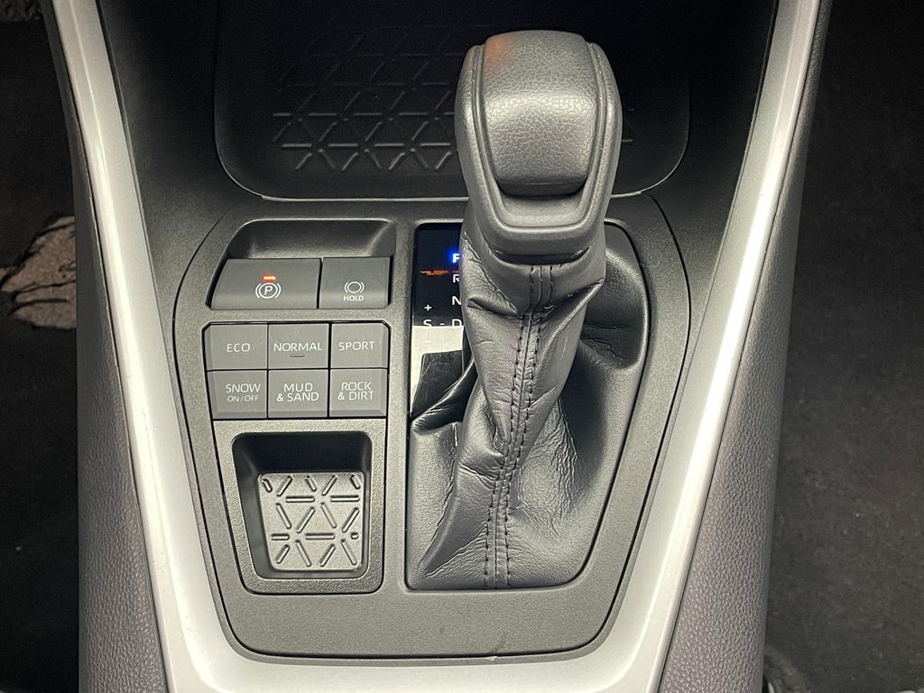 2023 Toyota RAV4 XLE 29
