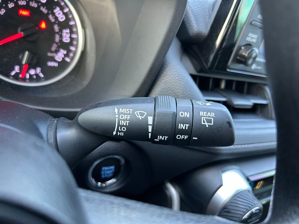 2022 Toyota RAV4 XLE 20