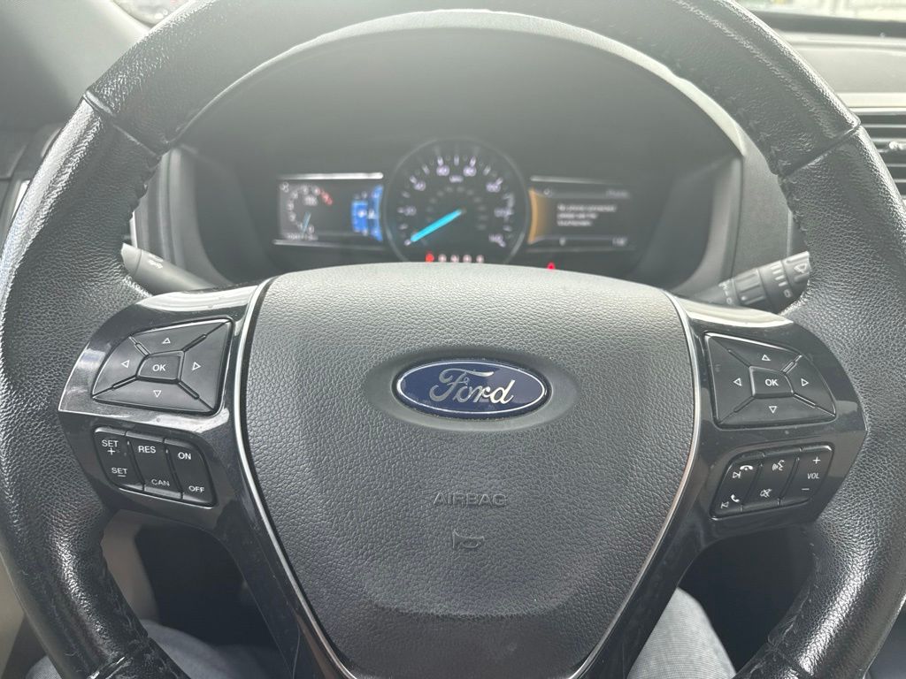 2018 Ingot Silver Metallic Ford Explorer Limited FWD SUV