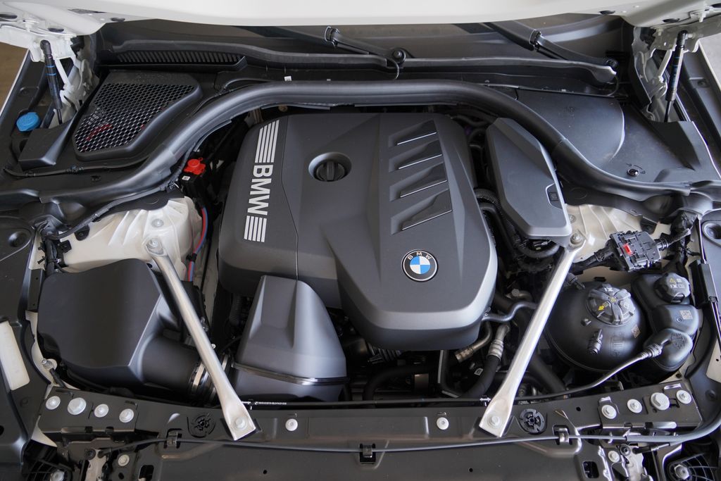Thumbnail: 2027 BMW 5 Series - 21