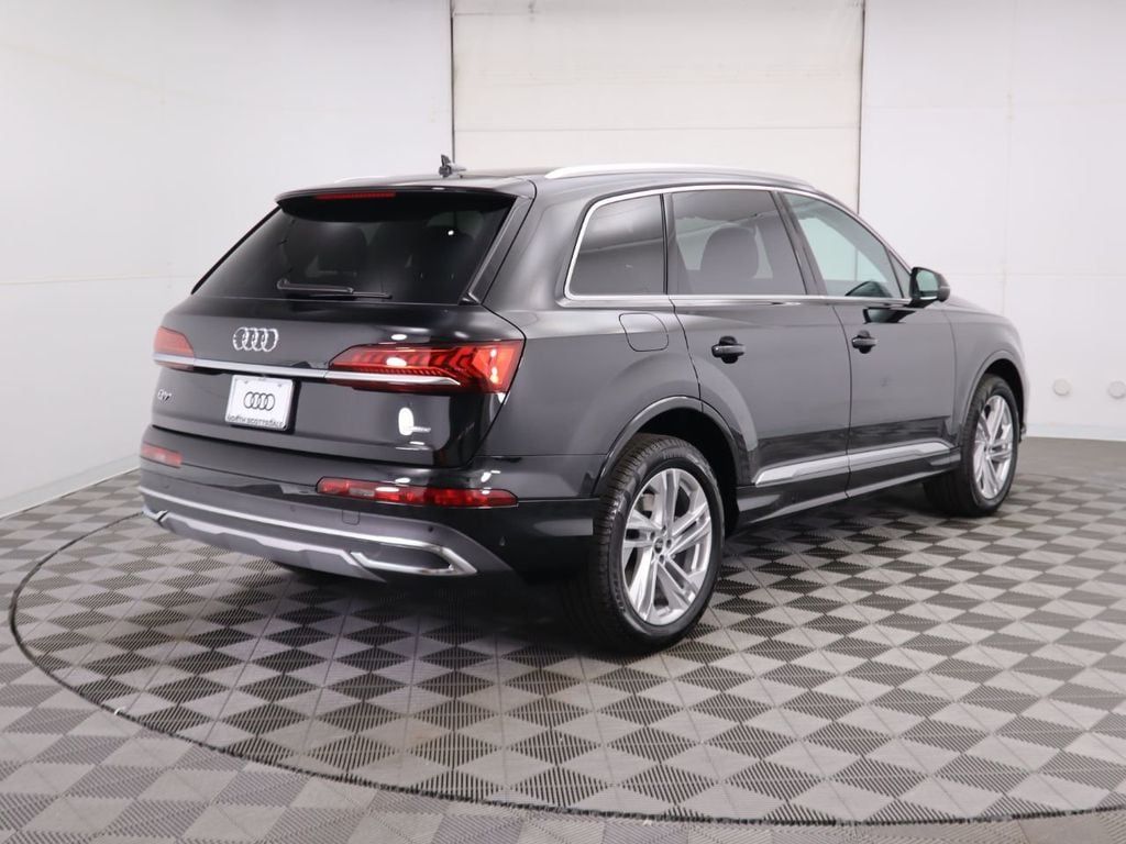 2023 Audi Q7  6