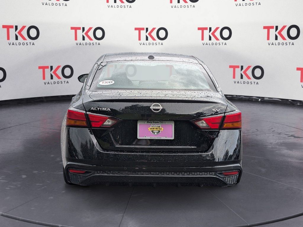 Used 2024 Nissan Altima Sedan