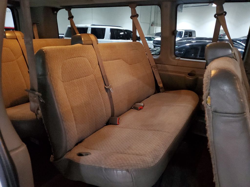 2014 Chevrolet Express 3500 LT 26