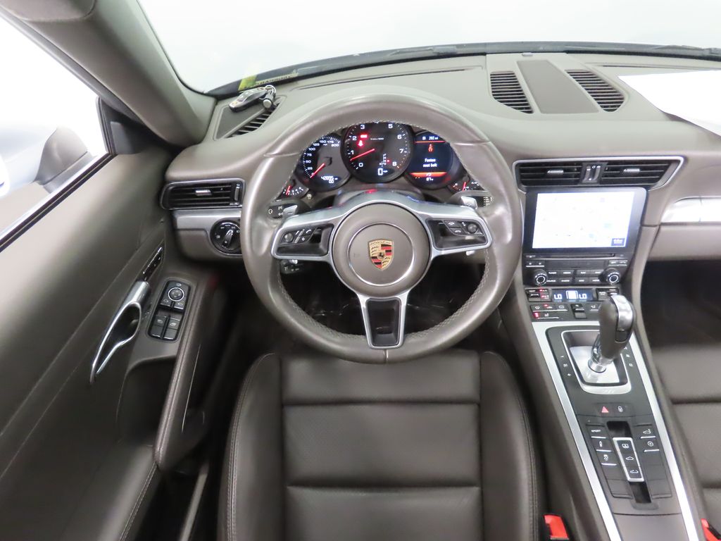Thumbnail: 2017 Porsche 911 - 15