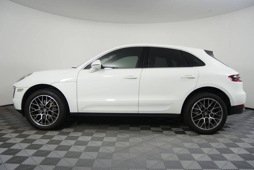 Thumbnail: 2016 Porsche Macan - 6