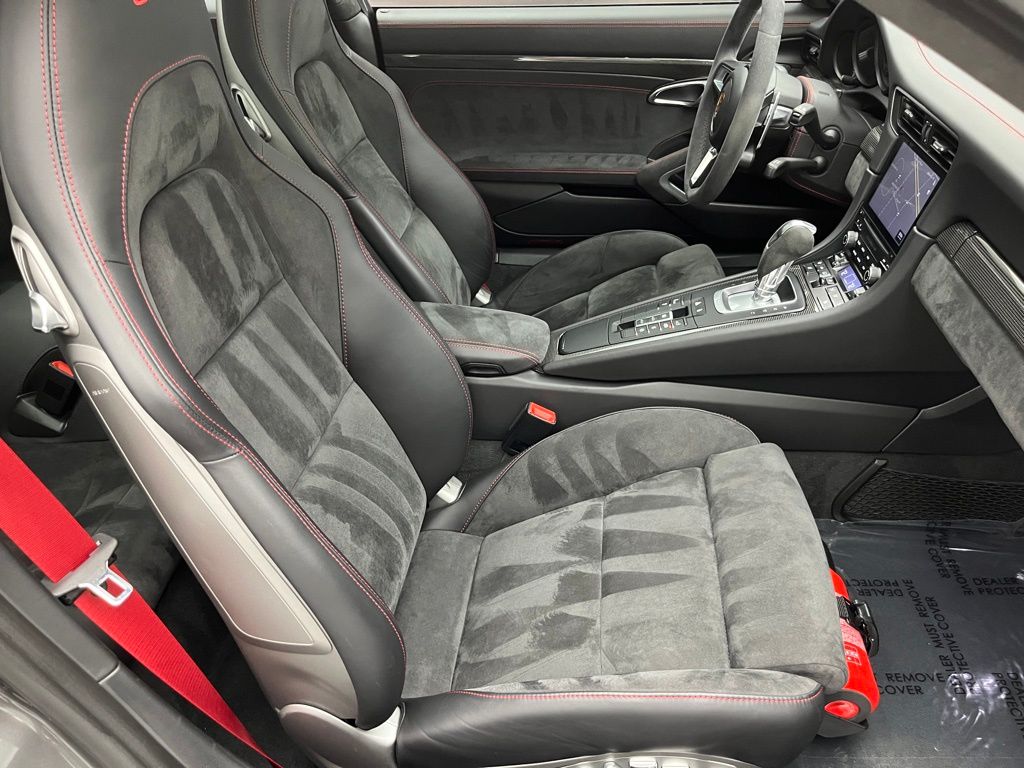 2019 Porsche 911 Carrera 4S 25