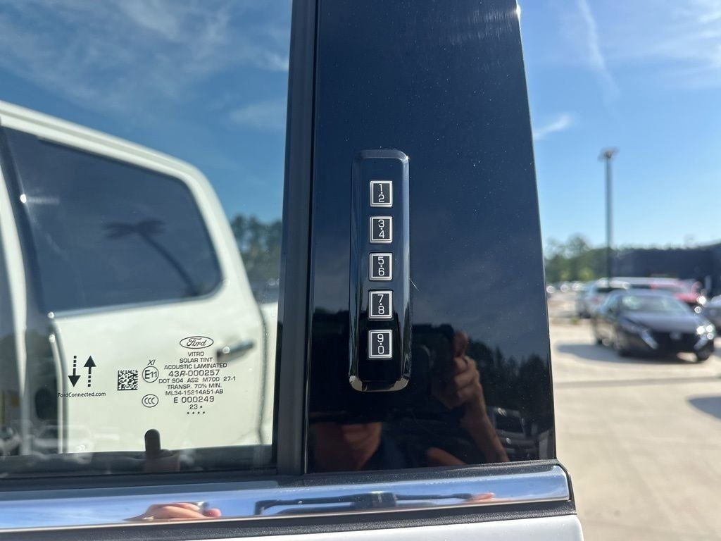 2024 White Metallic Ford Super Duty F-250 SRW Platinum 4X4 Truck