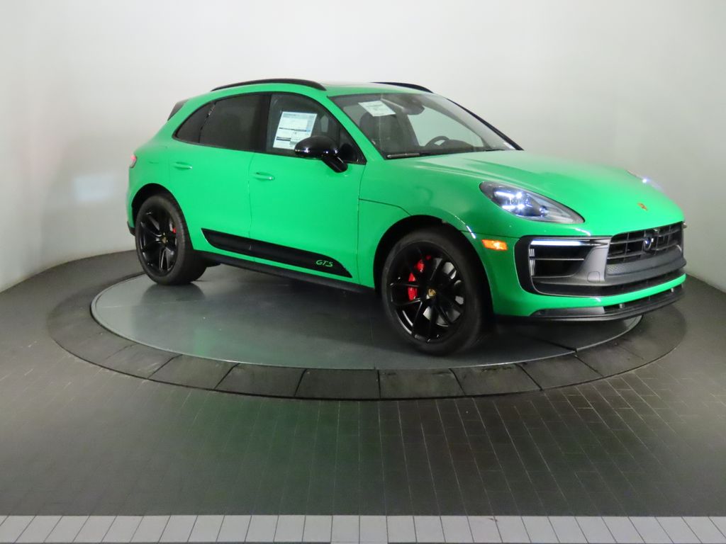 Thumbnail: 2026 Porsche Macan - 9