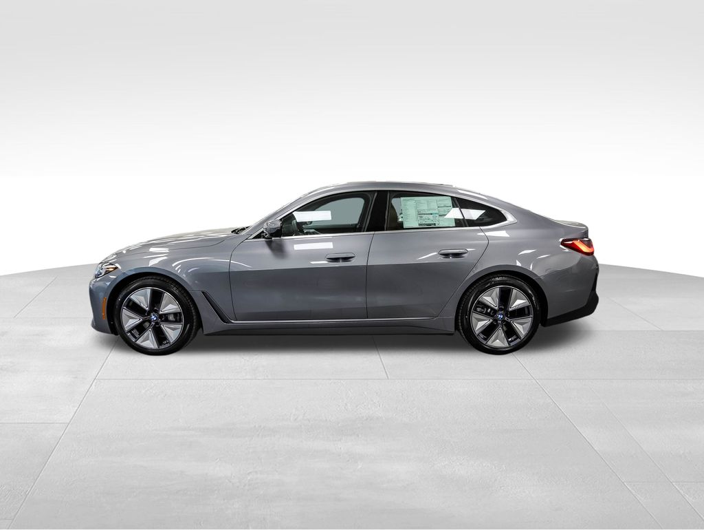 Thumbnail: 2025 BMW i4 - 2