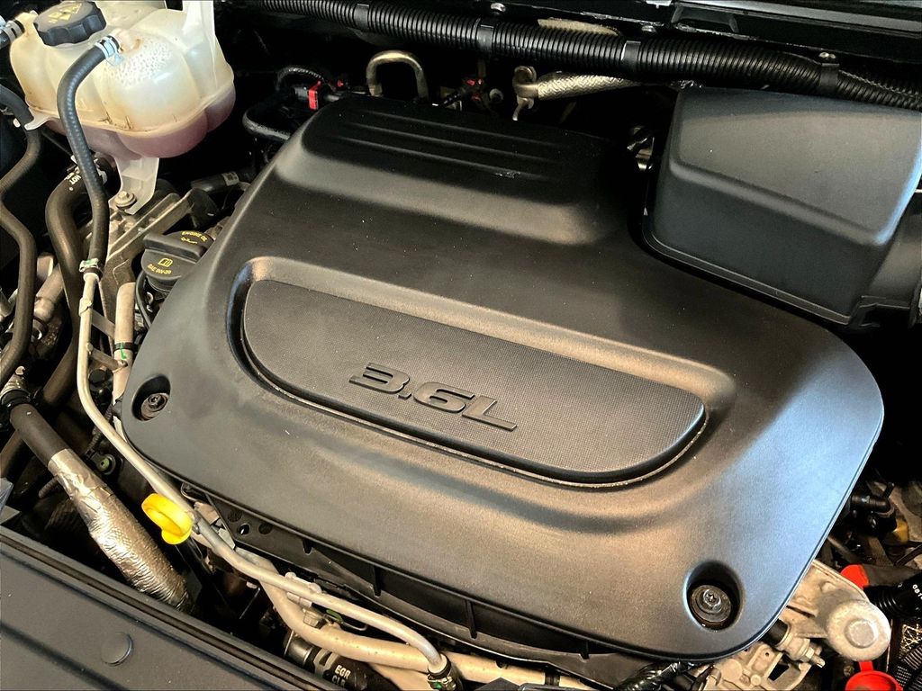 2023 Chrysler Pacifica — photo 34