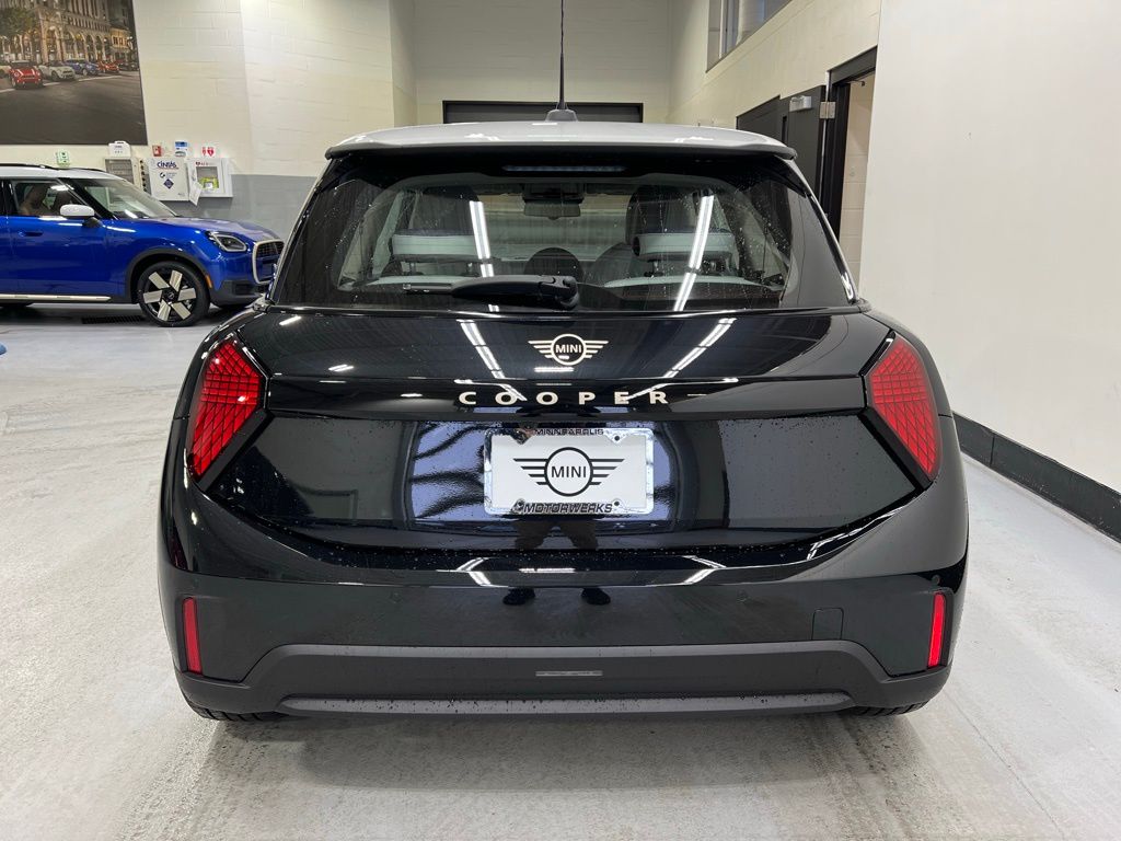Thumbnail: 2025 MINI Cooper - 4