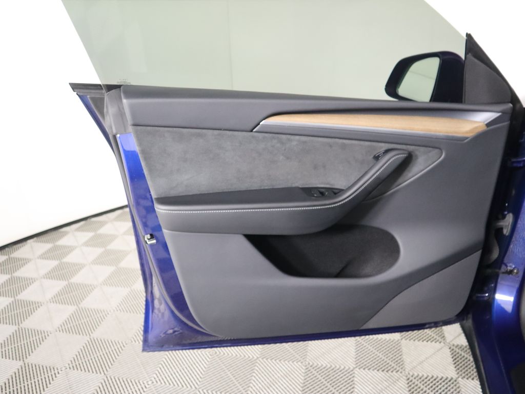 Thumbnail: 2024 Tesla Model Y - 25