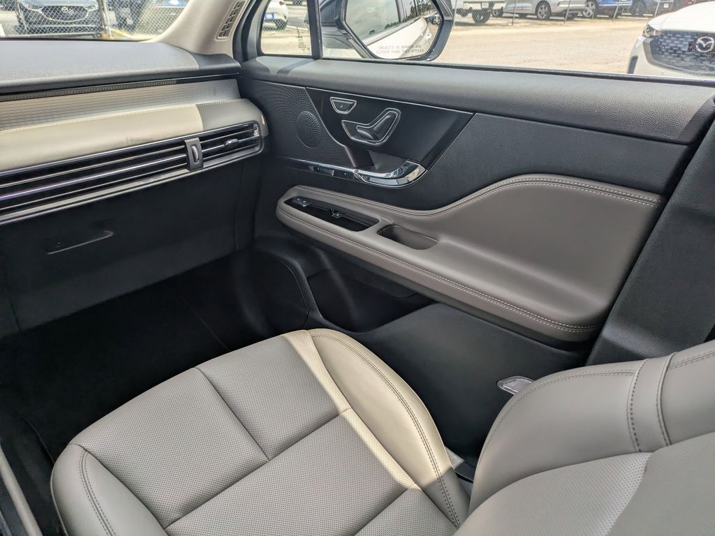 2025 Lincoln Corsair Premiere