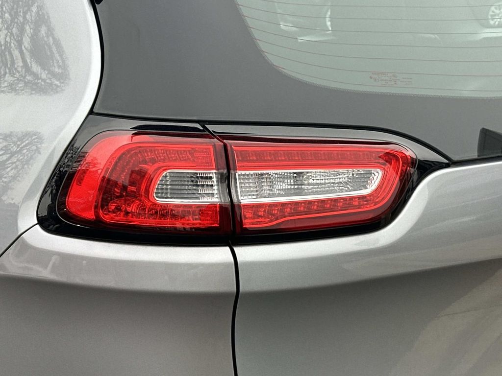 Thumbnail: 2014 Jeep Cherokee - 10