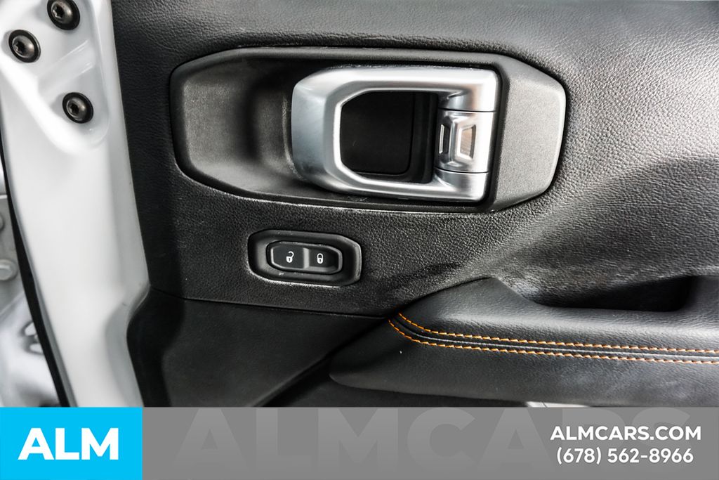 Used 2020 White Jeep Mojave image 43