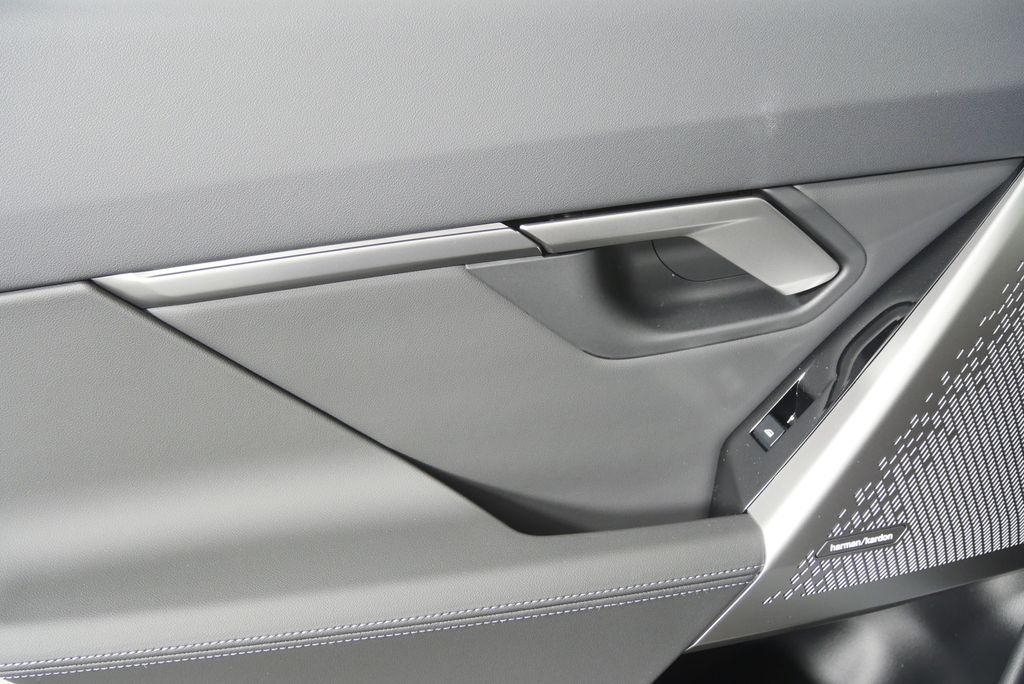 Thumbnail: 2026 BMW i5 - 13