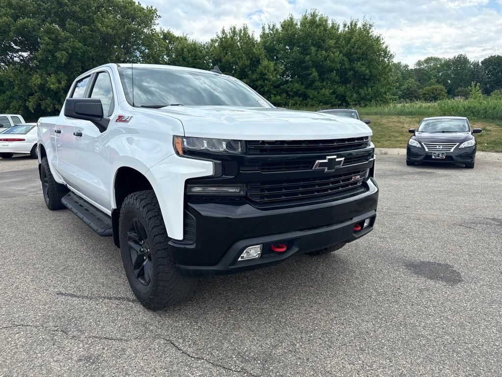 Summit White 2019 Chevrolet Silverado 1500 LT Trail Boss Crew Cab 4WD Pickup Truck Four-Wheel Drive 8-Speed Automatic