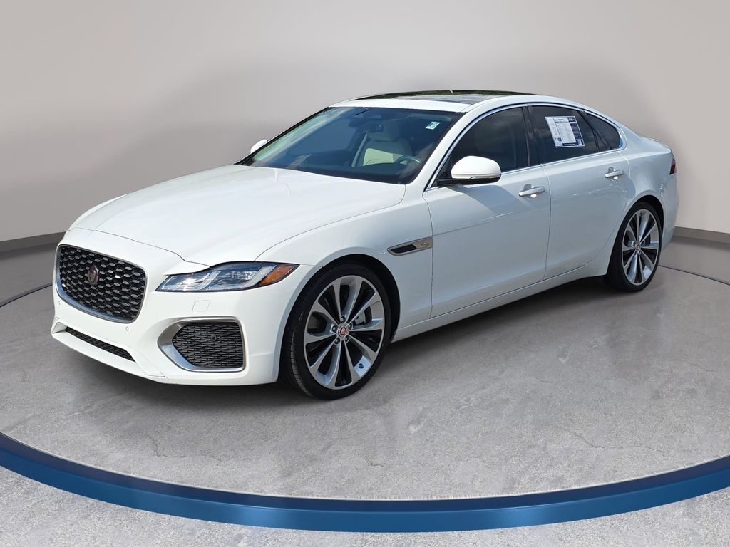 Fuji White 2022 Jaguar XF P250 SE RWD Sedan Rear-Wheel Drive 8-Speed Automatic