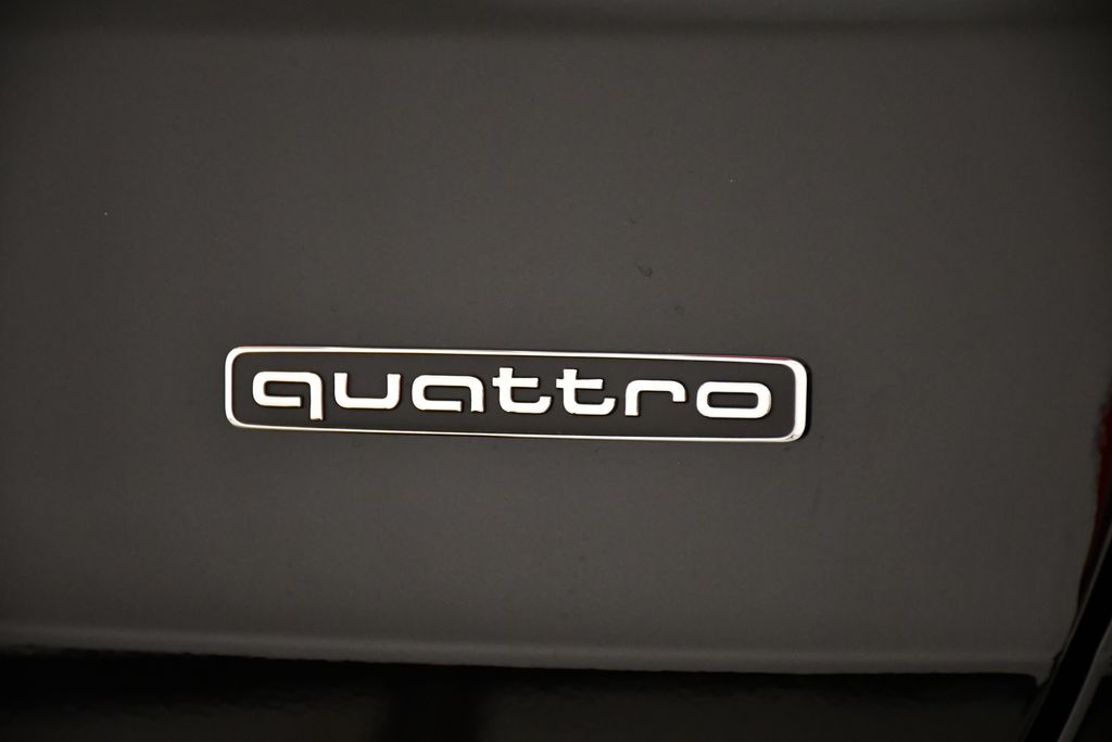 Thumbnail: 2025 Audi Q3 - 10