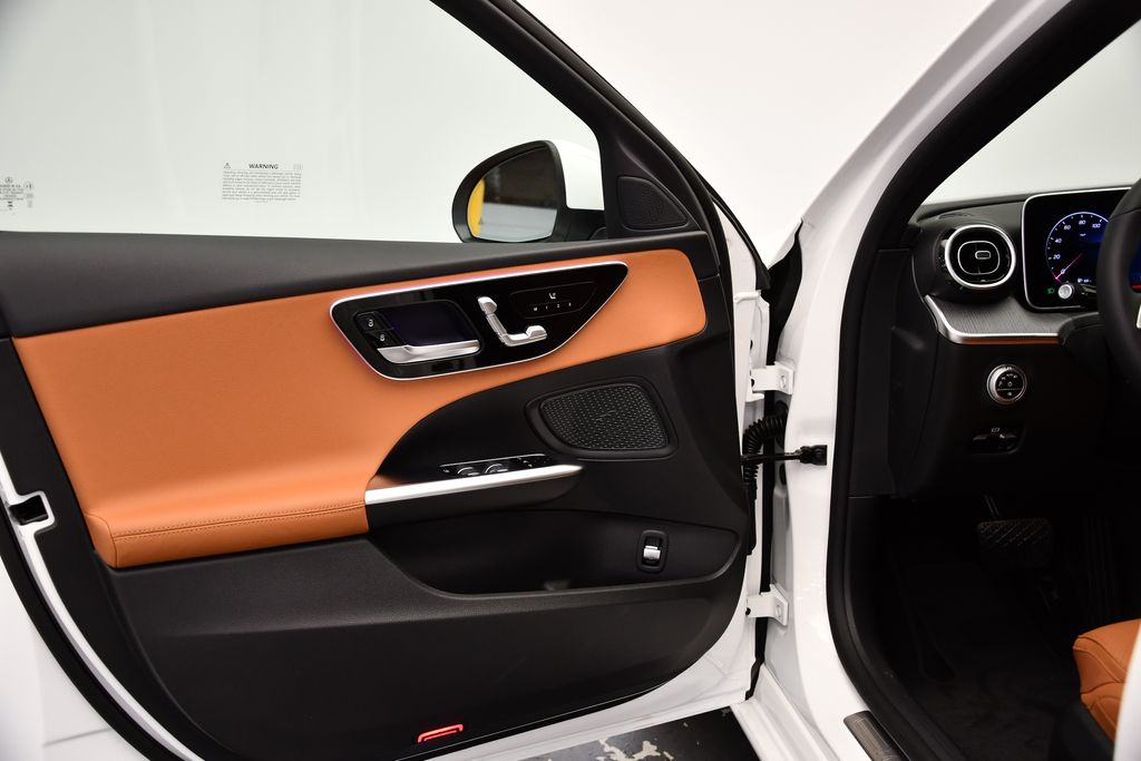 Thumbnail: 2025 Mercedes-Benz C-Class - 32