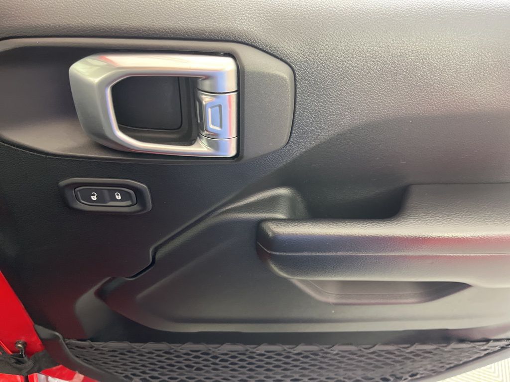 Thumbnail: 2021 Jeep Wrangler - 18