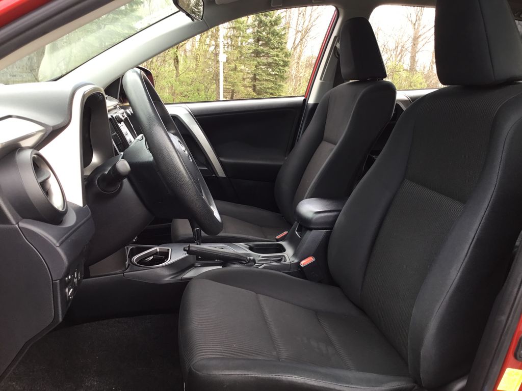 Thumbnail: 2017 Toyota RAV4 - 9