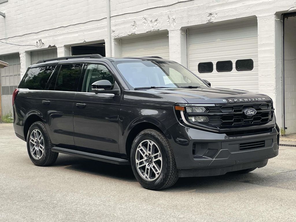 2025 Ford Expedition Active - 8