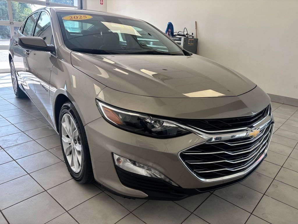 Used 2025 Chevrolet Malibu Sedan